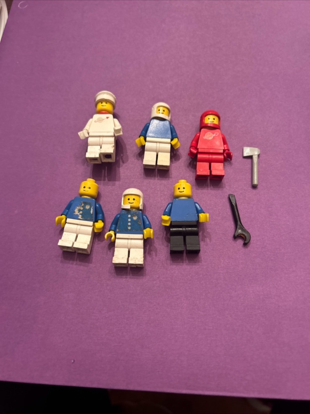 Lego Vintage Classic Space Minifigure Group in White, Blue, Red with mini tools